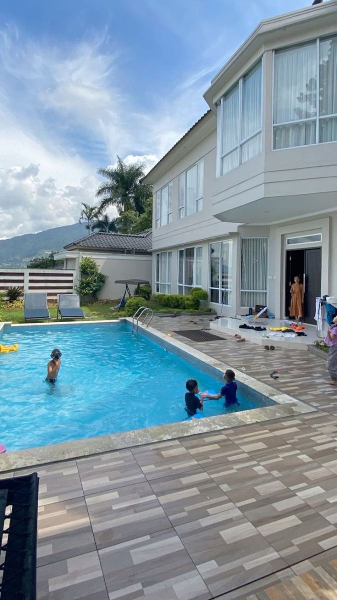 Hồ bơi gia đình ngoài trời tại Nhà Bè TP HCM đã hoàn thiện bởi Anh Tuấn Group