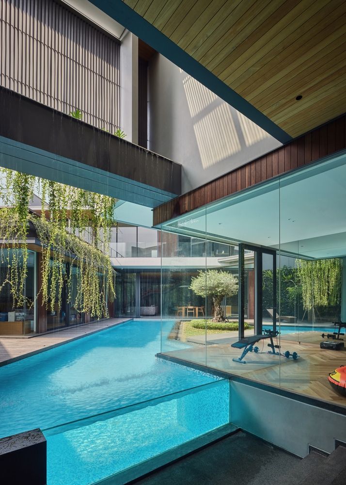 Thiết kế thi công hồ bơi kính cường lực