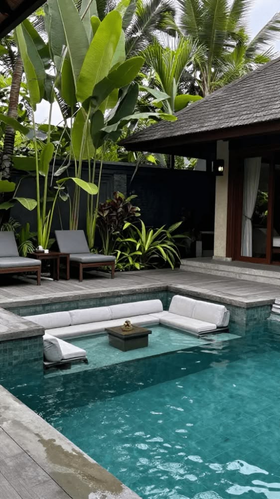 hồ bơi khách sạn ngoài trời tại Bình Thạnh hoàn thiện bởi Anh Tuấn Group