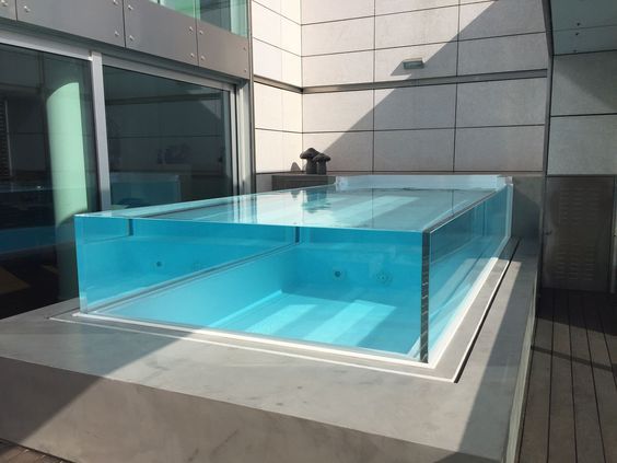 hồ bơi sân vườn vách kính tại quận 10 TP HCM đã thi công bởi Anh Tuấn Group