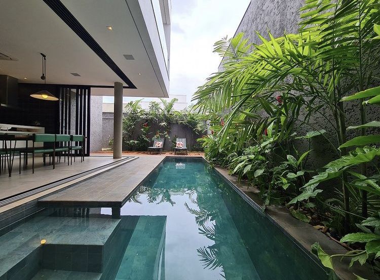 Hồ bơi sân vườn cho biệt thự cao cấp tại Gò Vấp TP HCM hoàn thiện bởi Anh Tuấn Group