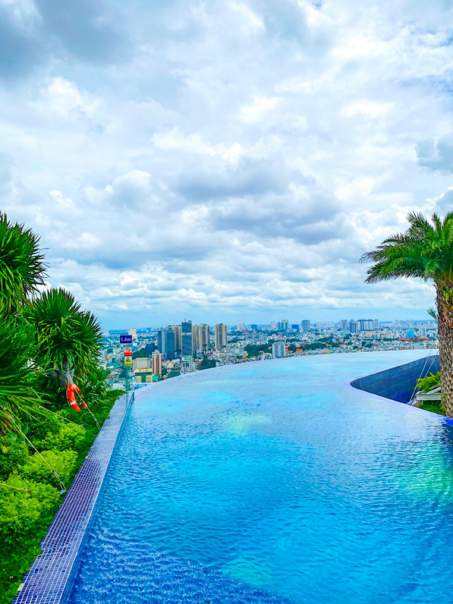 Hồ bơi vô cực tại quận 4 TP HCM thi công bởi Anh Tuấn Group