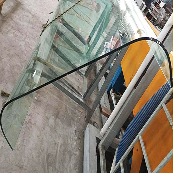 xưởng gia công kính uốn cong tại TP HCM