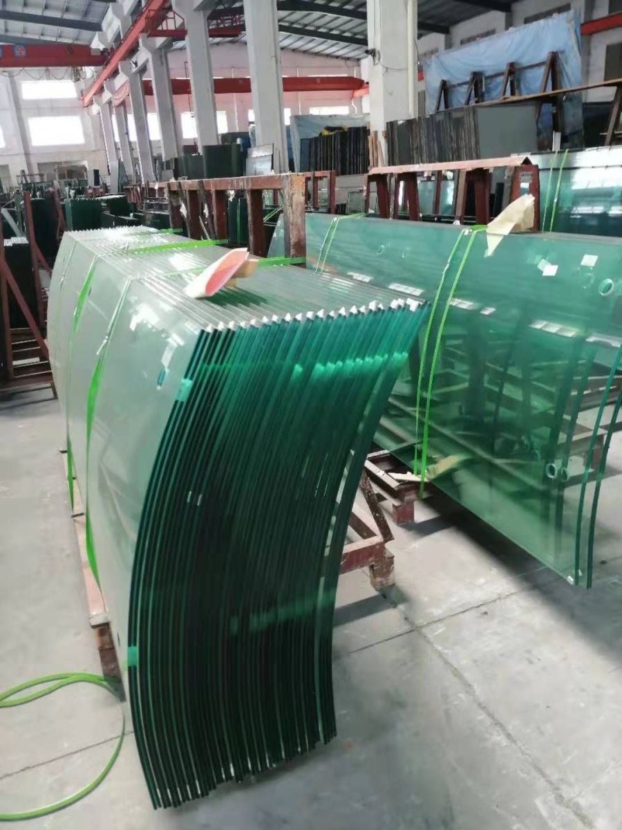 xưởng uốn kính cong tại TP HCM