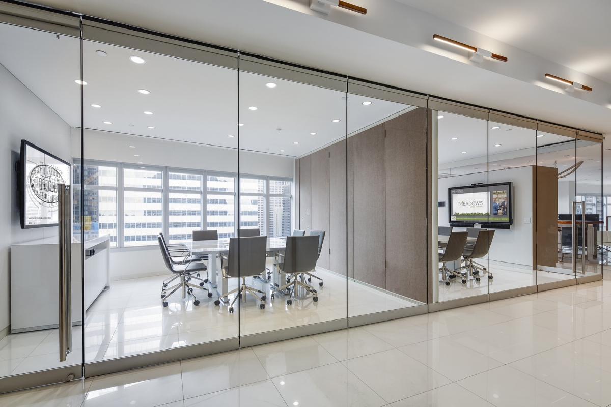 vách kính cường lực quận 9 TP HCM