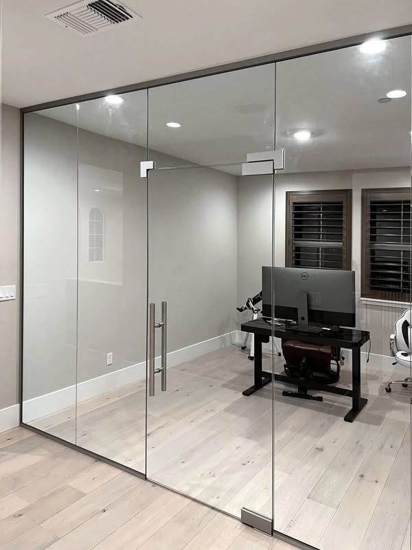 vách kính cường lực quận 10 TP HCM