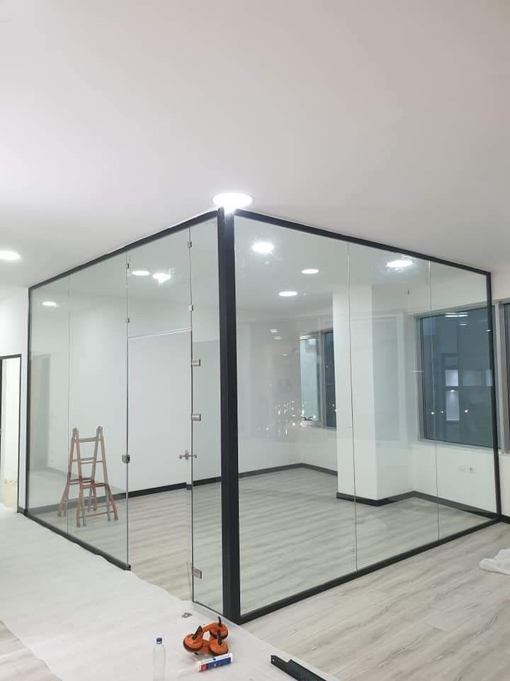 Vách kính khung sắt Phú Nhuận