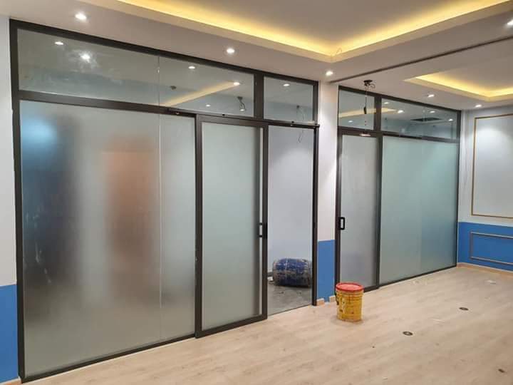 vách kính cường lực Nhà Bè TP HCM