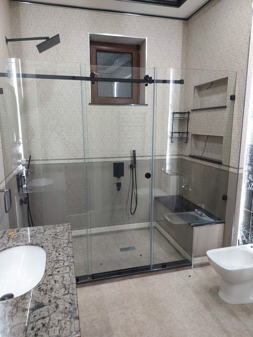 vách kính phòng tắm Củ Chi 