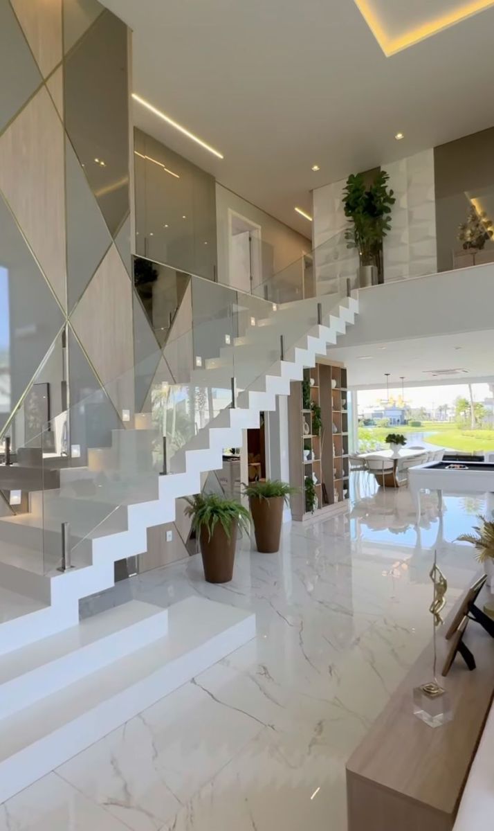 cầu thang kính cường lực Bình Chánh TP HCM
