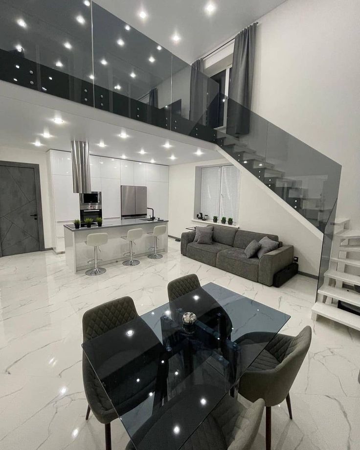 cầu thang kính cường lực Hóc Môn TP HCM