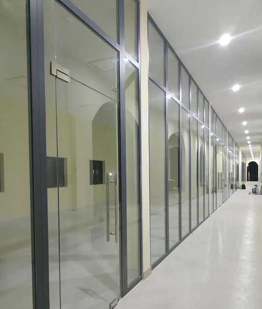 cửa kính thủy lực quận 8