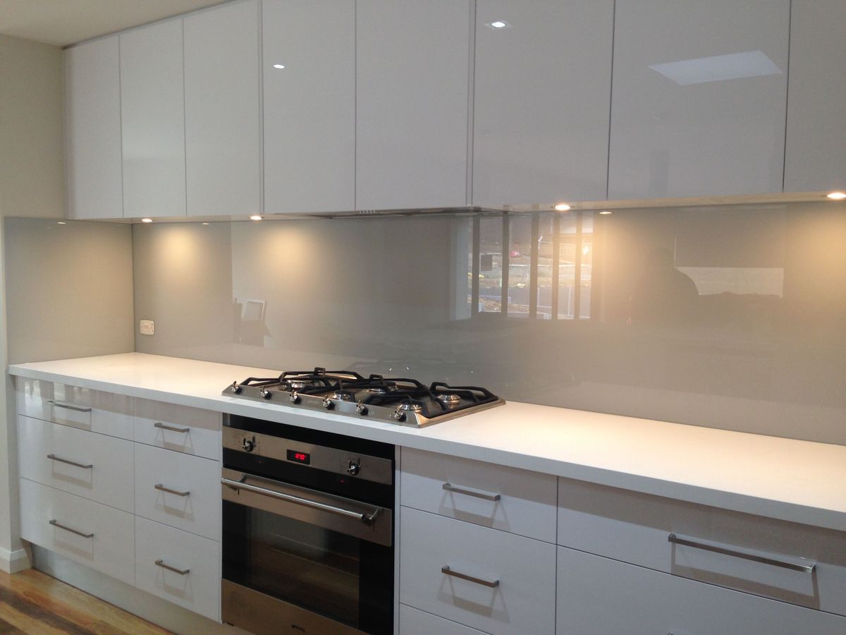 kính ốp bếp màu xám Bình Thạnh TP HCM
