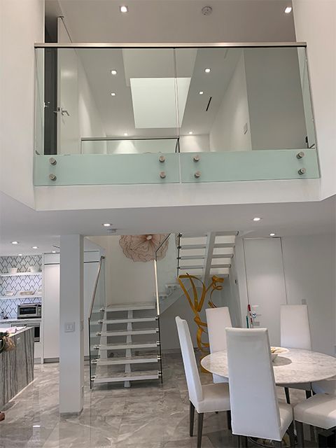 lắp đặt lan can kính quận 2