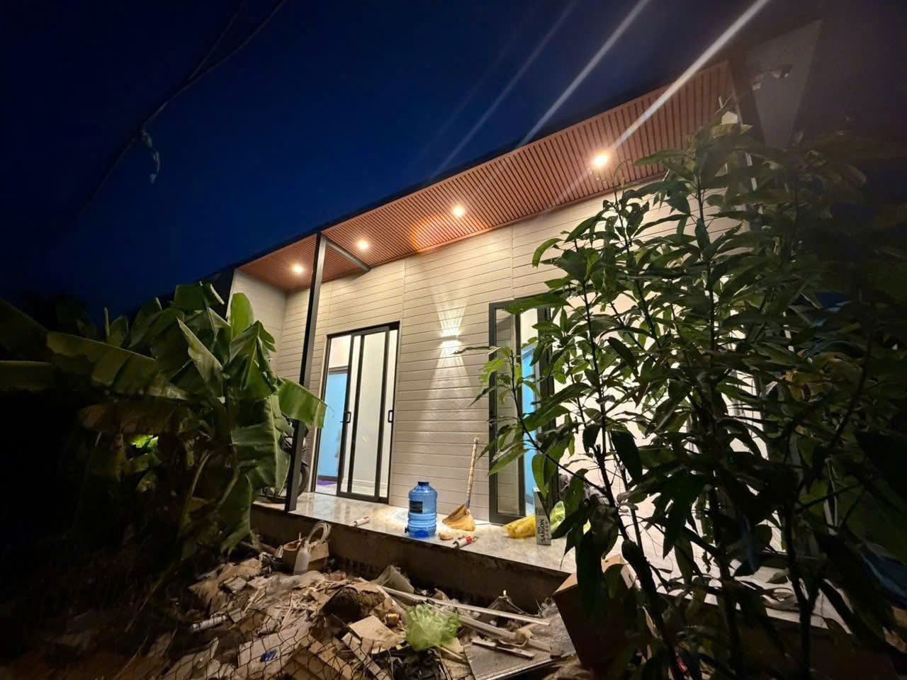Anh Tuấn Group đang thi công nhà lắp ghép panel mái bằng tại Đồng Tháp