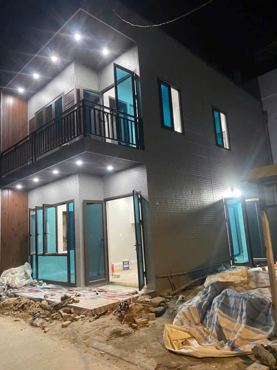 Anh Tuấn Group đang thi công căn nhà lắp ghép panel mái bằng tại Sóc Trăng