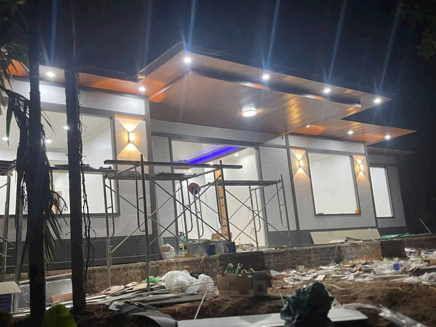 Anh Tuấn Group đang thi công nhà lắp ghép panel cấp 4 tại Đà Lạt