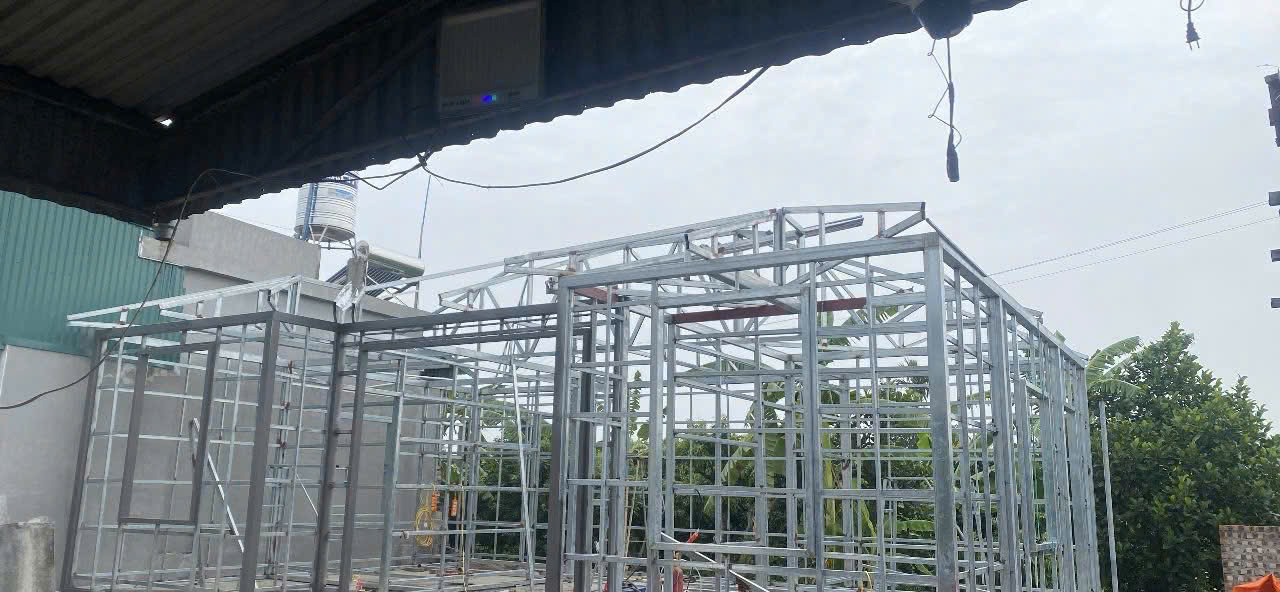 công trình nhà lắp ghép panel của Anh Tuấn Group tại Đà Lạt chuẩn đang lên khung