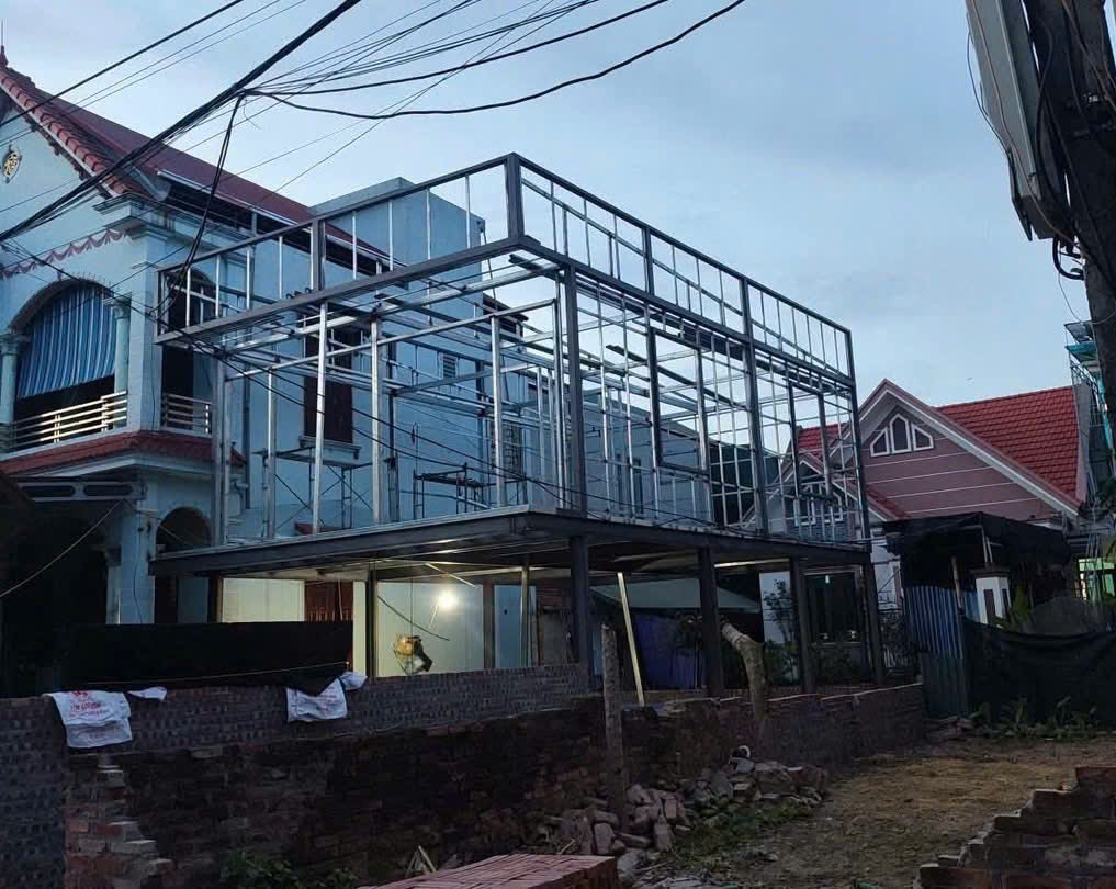 công trình nhà lắp ghép panel của Anh Tuấn Group tại Long An đang lên khung