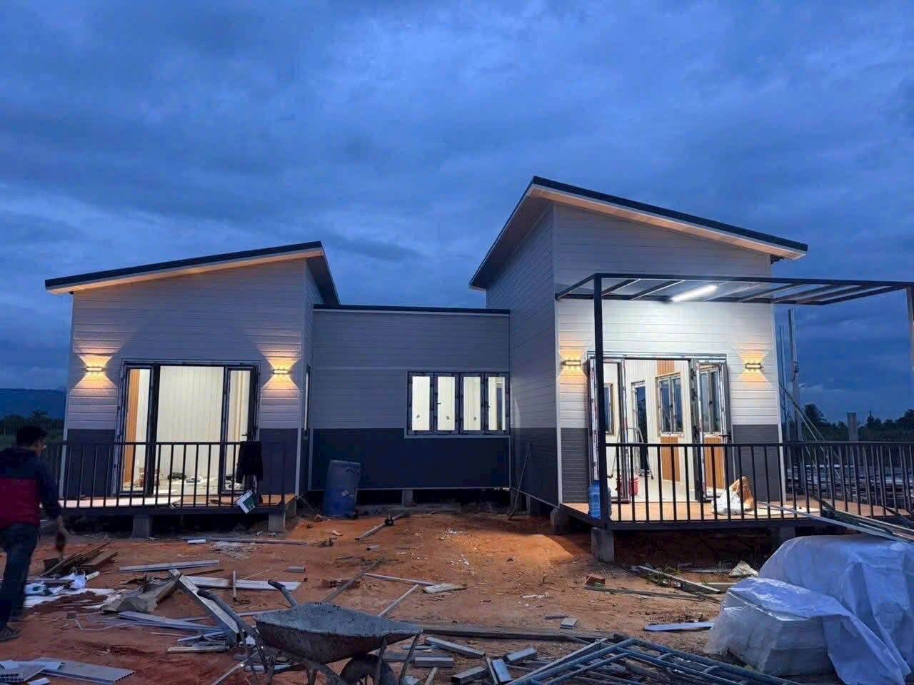 công trình nhà lắp ghép panel của Anh Tuấn Group đang thi công