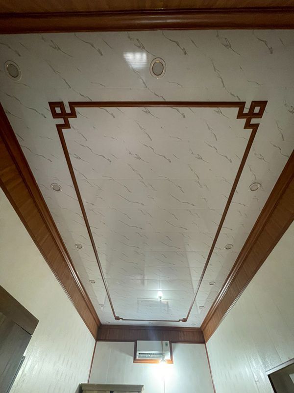 Mẫu trần nhựa giả đá
