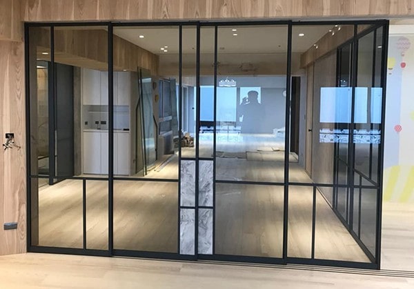 vách kính cửa slim