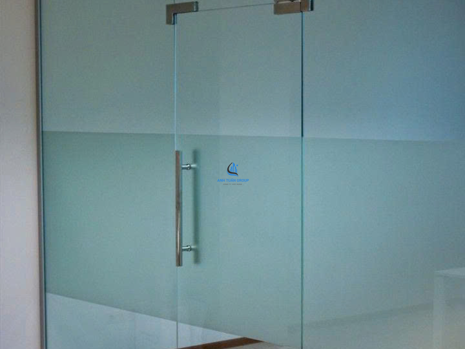 Thi công cửa kính cường lực quận 1 TP HCM