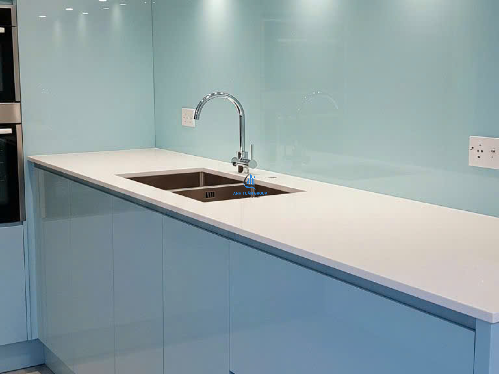 Thi công kính ốp bếp quận 1 TP HCM