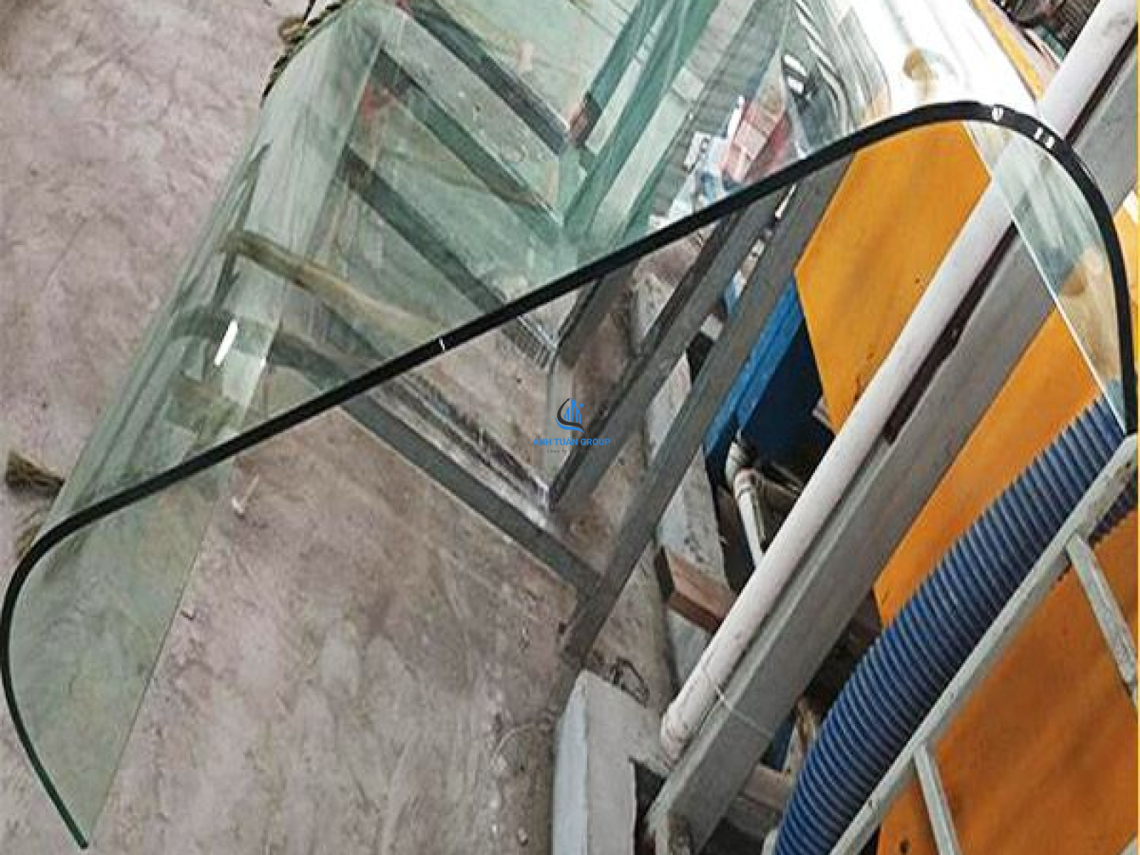 Cung cấp thi công kính uốn cong tại Đồng Nai