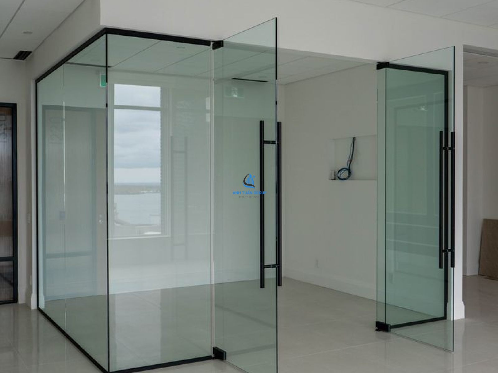 Vách ngăn kính cường lực quận 4