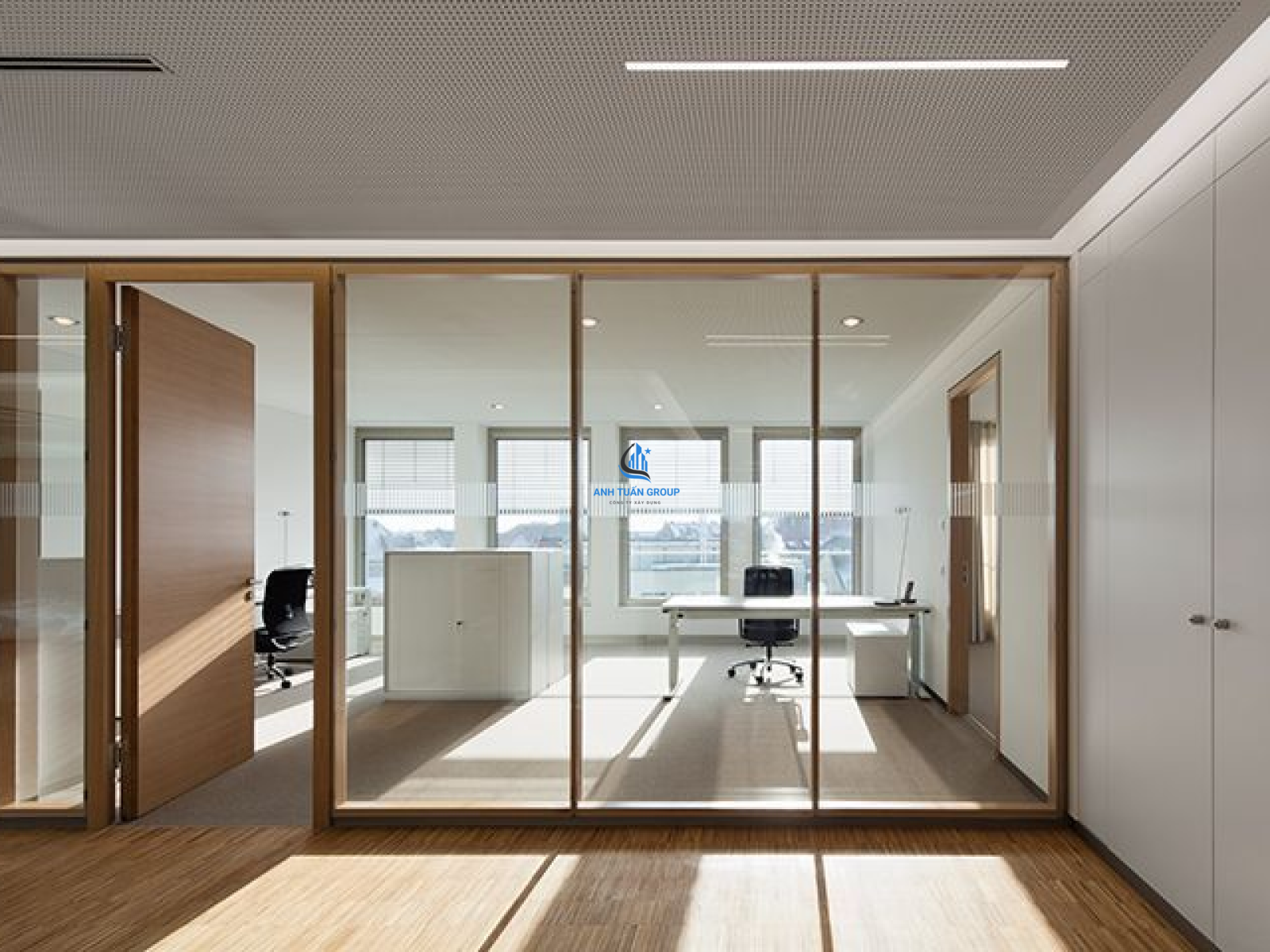 Thi công kính cường lực Hóc Môn TP HCM
