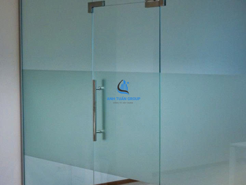 Thi công cửa kính cường lực quận 1 TP HCM