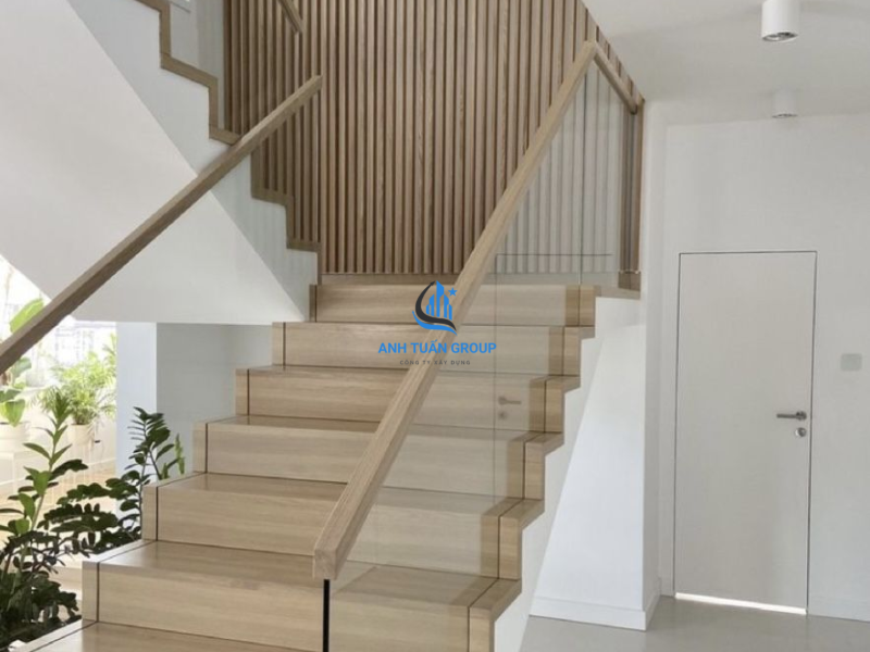 Thi công cầu thang kính quận 1 TP HCM