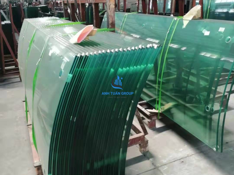 Xưởng gia công kính uốn cong