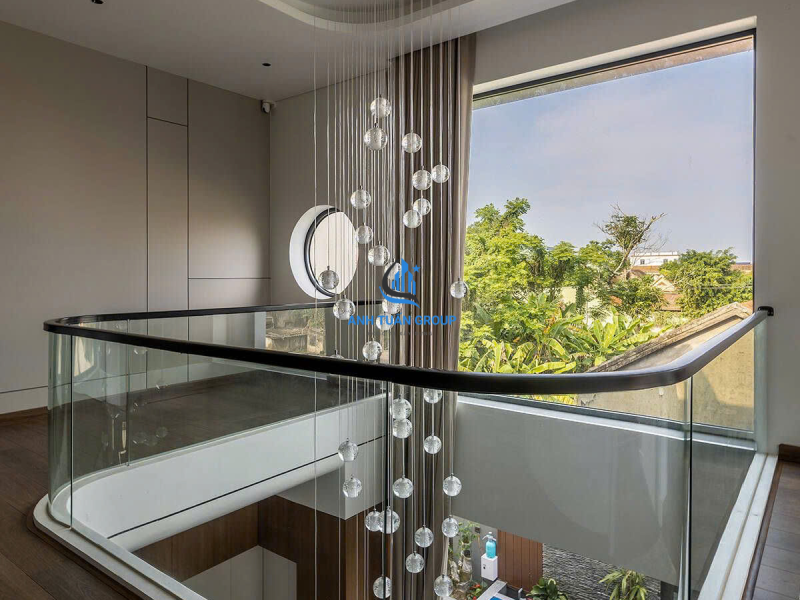 Thi công lan can kính cong quận 6 TP HCM