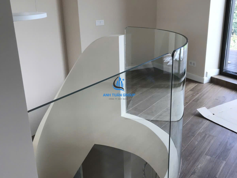 Thi công lan can kính cong quận 8 TP HCM